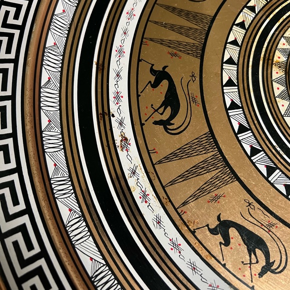 🟤Large, round serving platter with design/pattern, preowned🟤 - Picture 3 of 9